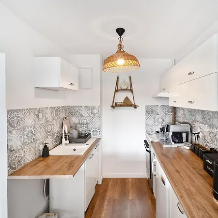 Marina, Viii Pietro アパート